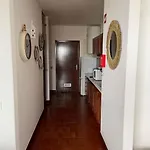 A Dois Minutos Da דירה